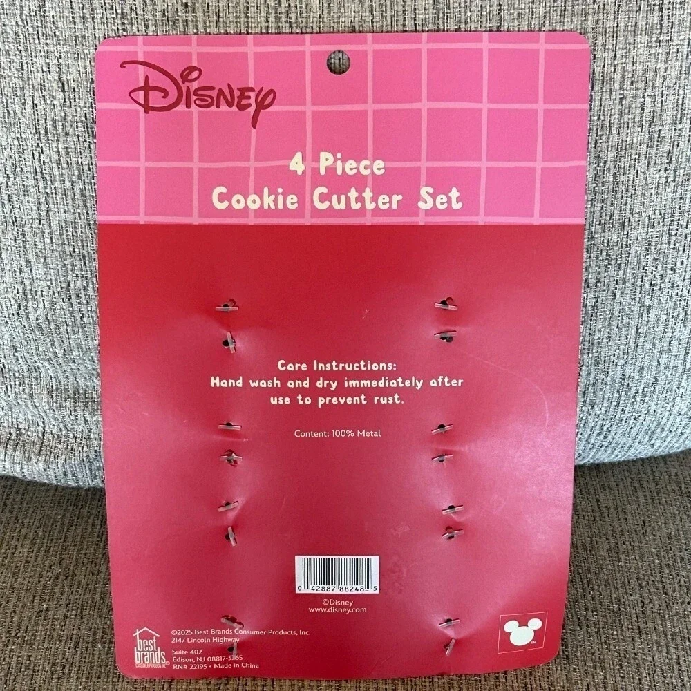 Disney Mickey and Minnie Mouse 4 Piece Metal Cookie Cutter Set Valentine NWT